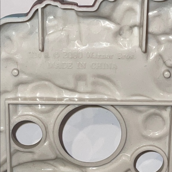 Looney Tunes Light switch Cover. Set of 2 - Picture 7 of 8